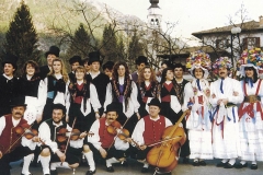 Il gruppo a Prato di Resia (Archivio Gruppo Folkloristico Val Resia)